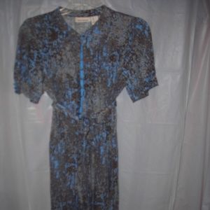 Ladies,DKNY dress,sz.L,"Slinky"frt.buttons/belt